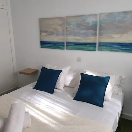 La Carihuela Aloha Beach 托雷莫利诺斯